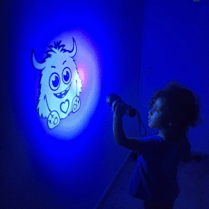 קישוט לקיר זוהר בחושך לחדרי ילדים עם מנורת UV